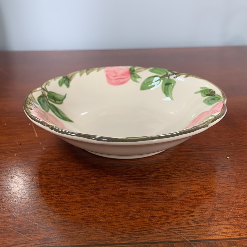 FRANCISCAN desert rose sauce dish.⭐️ 7 AVAILABLE ⭐️